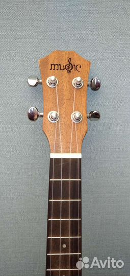 Укулеле тенор