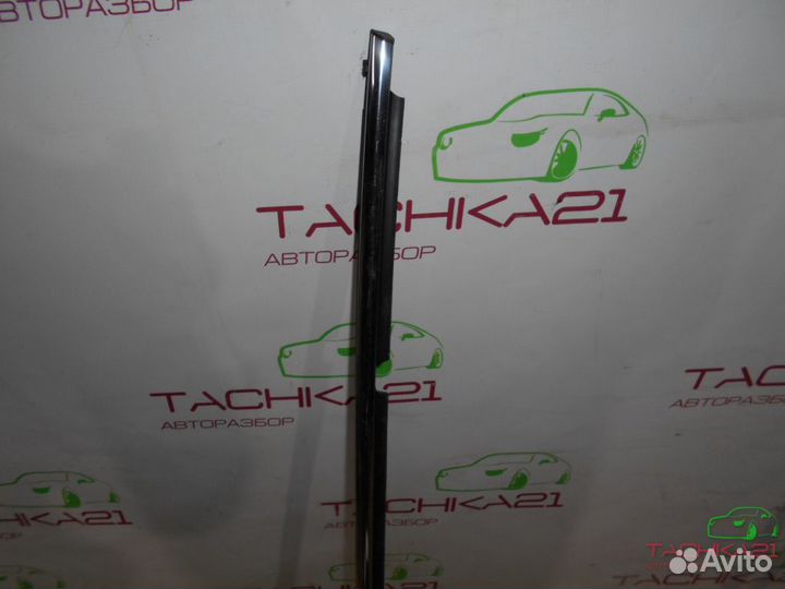 Накладка на заднюю правую дверь Toyota Rav4 CA40