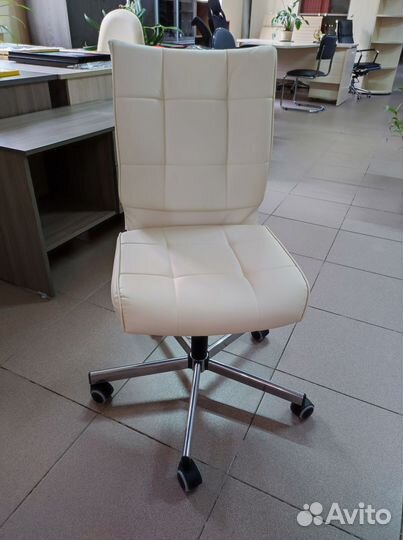 Компьютерное кресло новое