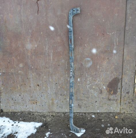 Направляющая крепление заднего бампера Golf 4