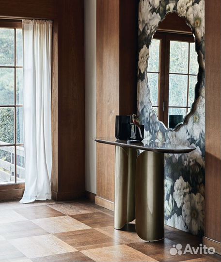 Консоль с часами