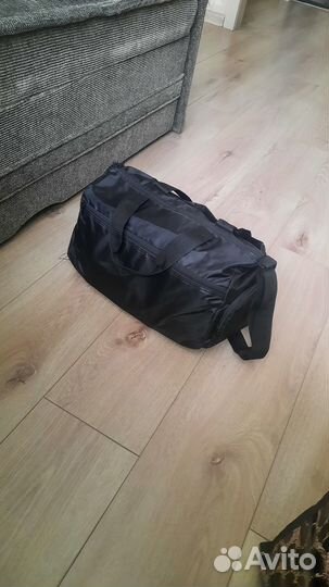 Сумка с женской одеждой