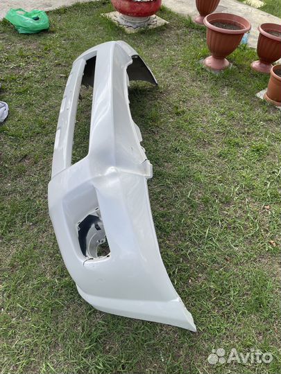 Передний бампер Toyota Hilux Surf