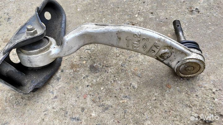 Рычаг верхний передний левый Lexus Ls460 2008