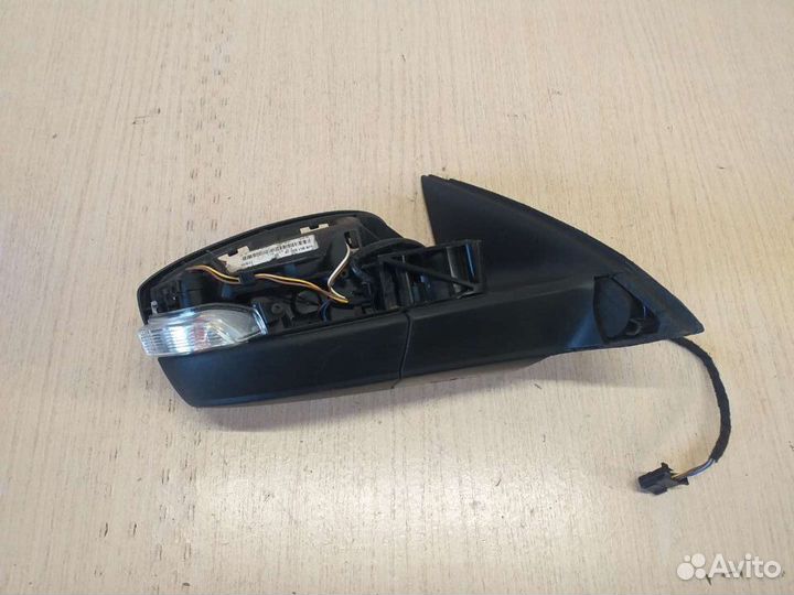 Зеркало правое Skoda Rapid 2018 год
