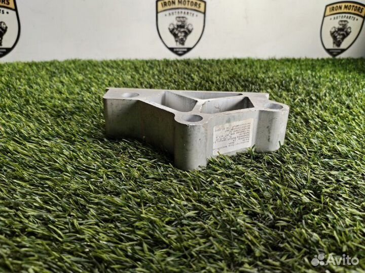 Кронштейн Audi S8 4H2 cgta 2012