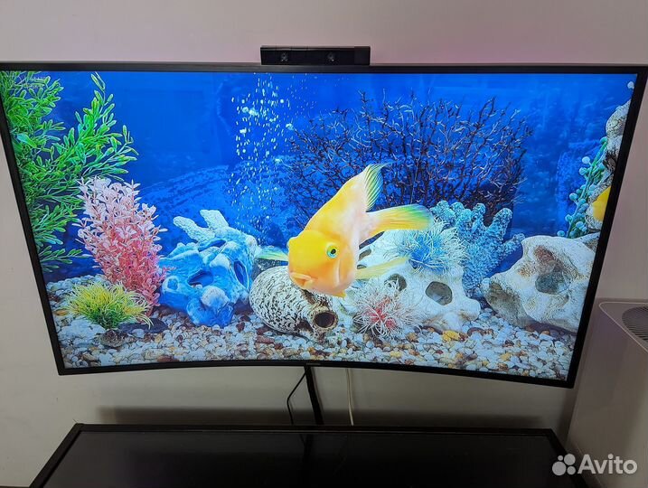 Изогнутый телевизор Samsung 48