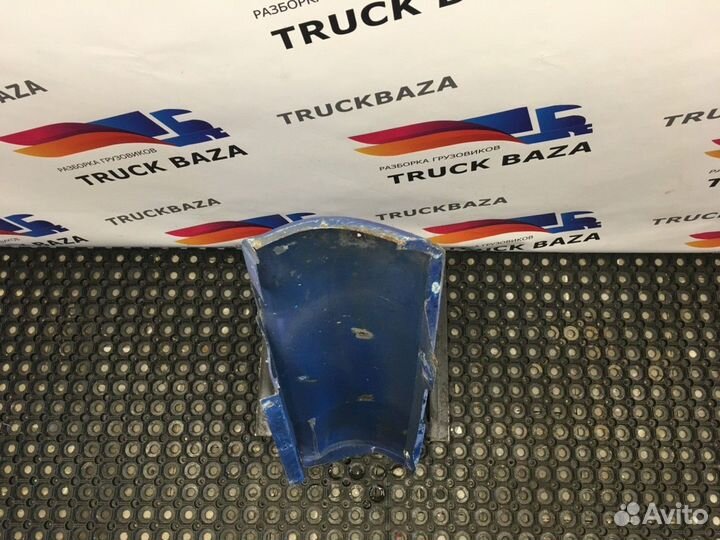 Дефлектор капота правый