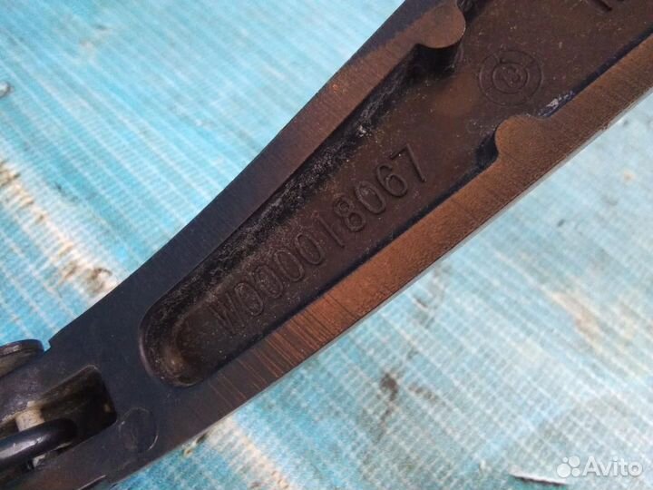 Поводок стеклоочистителя передний правый Chevrolet