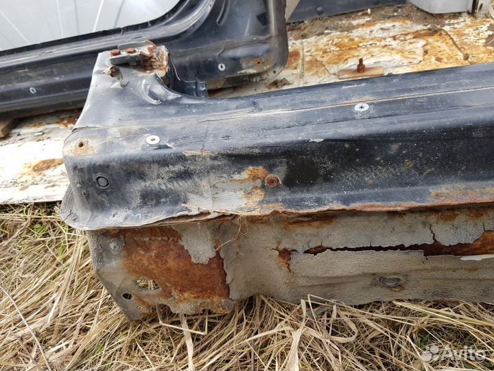 Порог левый Nissan Tiida