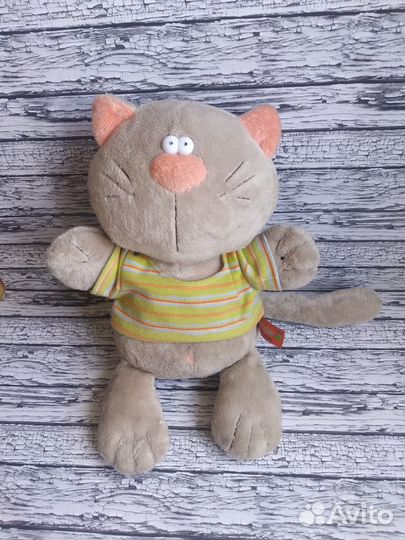 Кукла и мягкие игрушки: кошки и котики