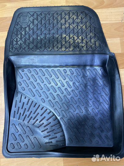 Автомобильные коврики toyota Avensis