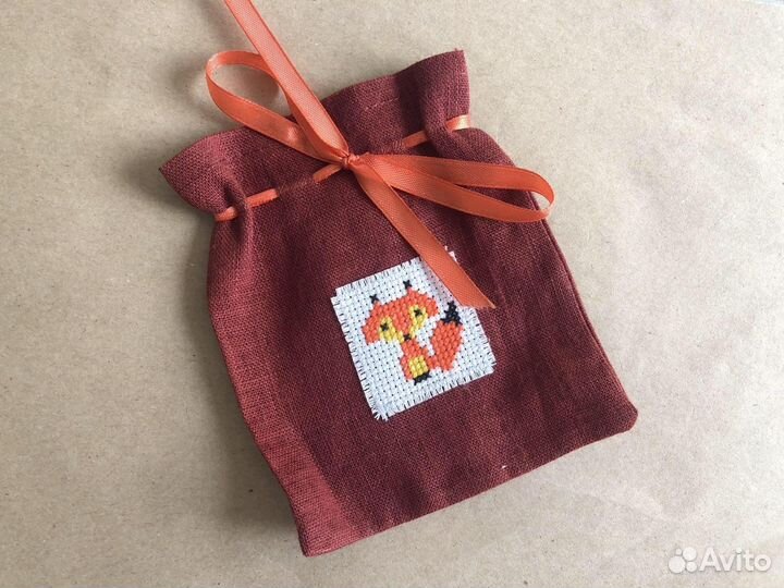 Льняной мешочек с вышивкой лисы