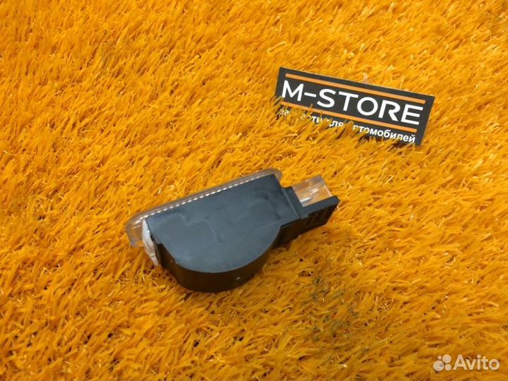 Плафон освещения задний правый Audi Q5 8R cdnc