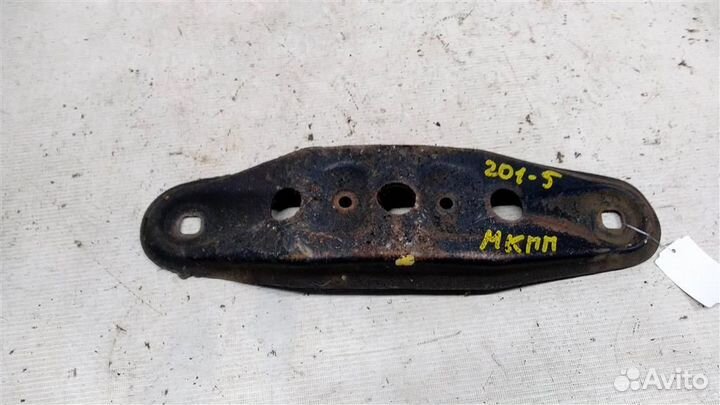 Траверса МКПП mersedesbenz W201 82-93г