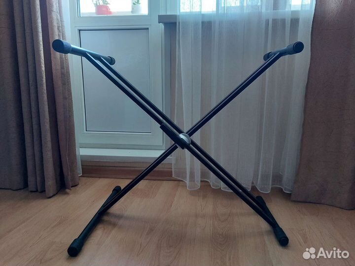 Стойка для синтезатора