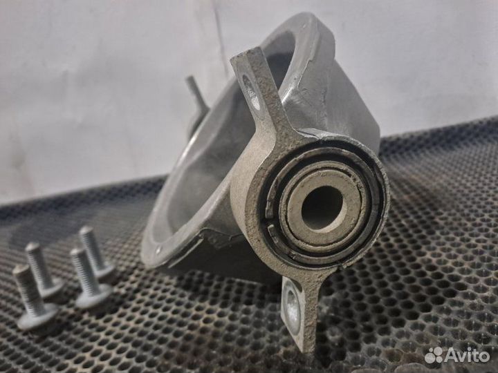 Опоры амортизатора задние Audi Q7 AL BAR012680