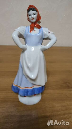 Фарфоровые статуэтки