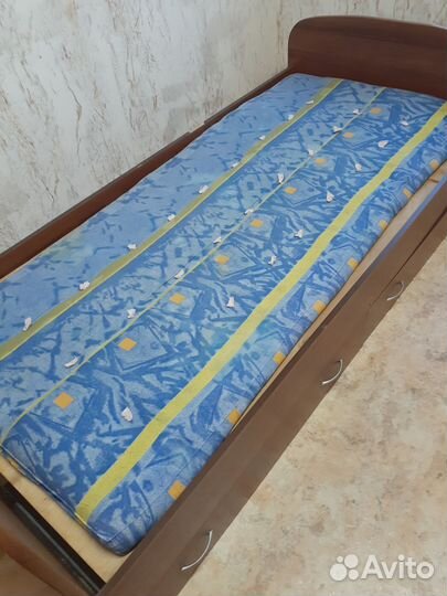 Кровать односпальная с матрасом бу