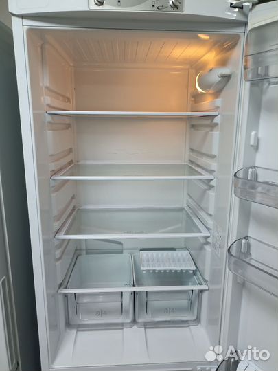 Холодильник Hotpoint Ariston 2 компрессора