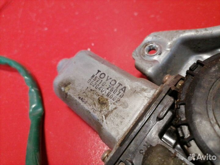 Стеклоподъемник передний правый Toyota Town Ace