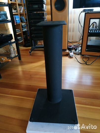 Стойки для акустики