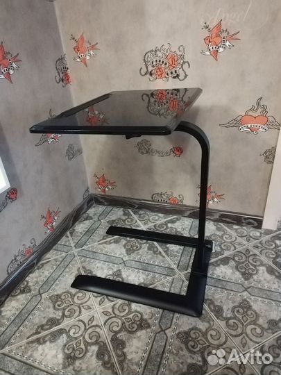 Столик для ноутбука