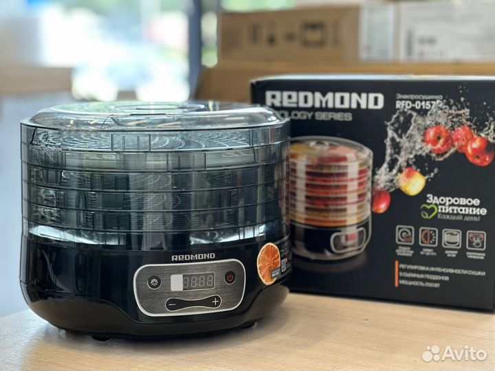 Сушилка для овощей и фруктов Redmond RFD-0157