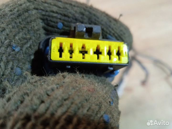 Проводка (коса) дверная задняя правая Nissan