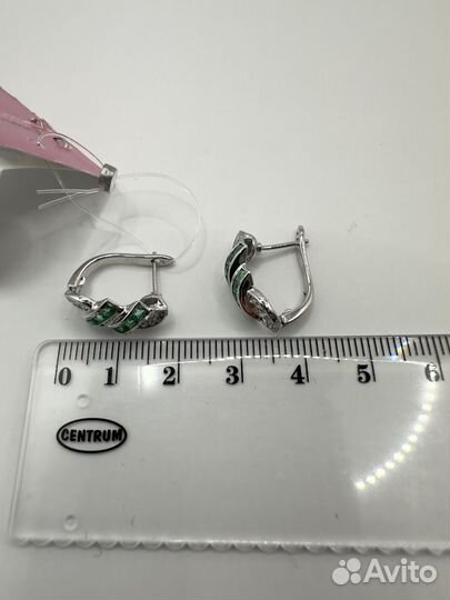 Золотые серьги с изумрудами и бриллиантами