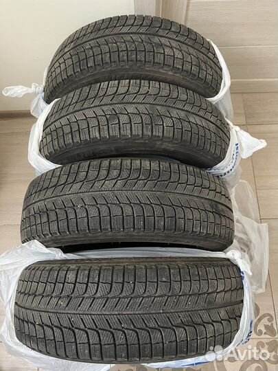 Michelin X-Ice 215/65 R17