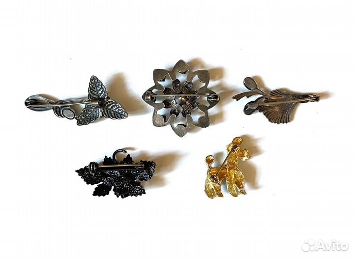 Броши винтажные 2 шт с голуб камнями