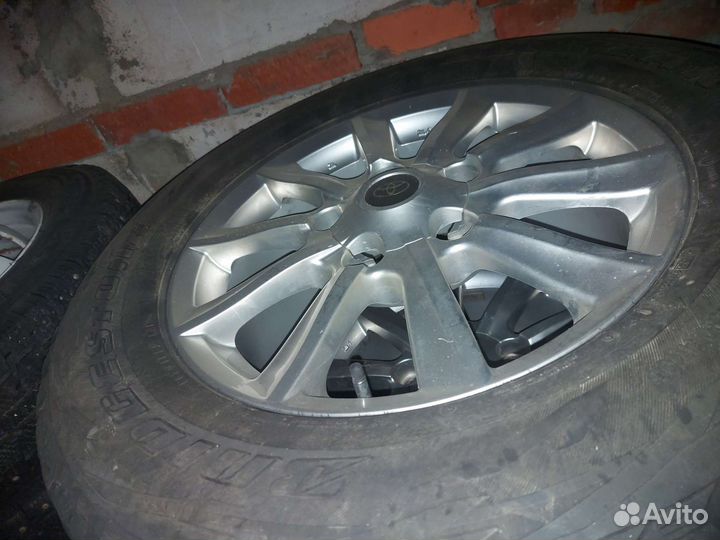 Bridgestone Blizzak DM-V3 275/60 R18