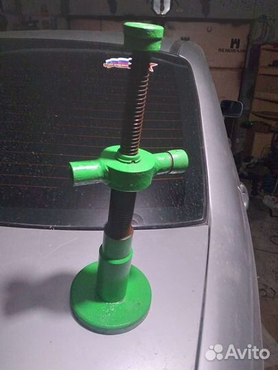 Домкрат винтовой