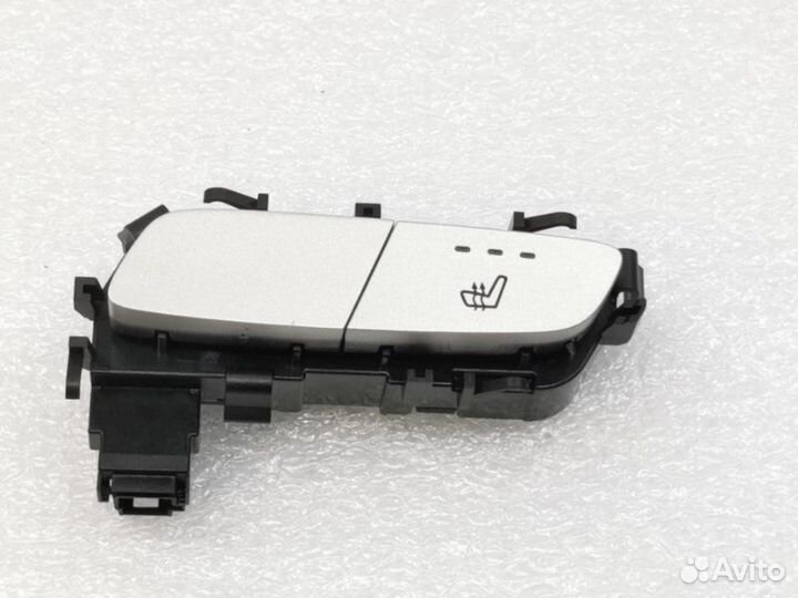 Кнопка обогрева сидений Mercedes-Benz Glc-Class