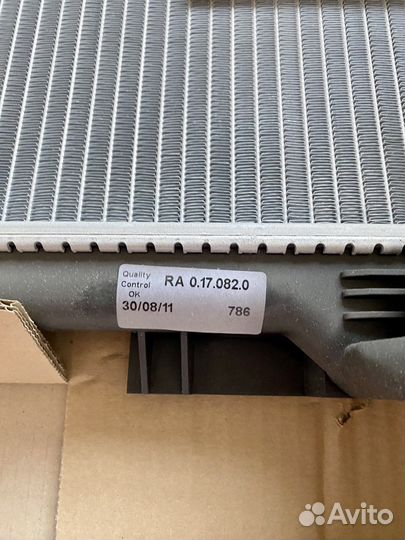 Радиатор охлаждения Mercedes-Benz C, E, GLK Class