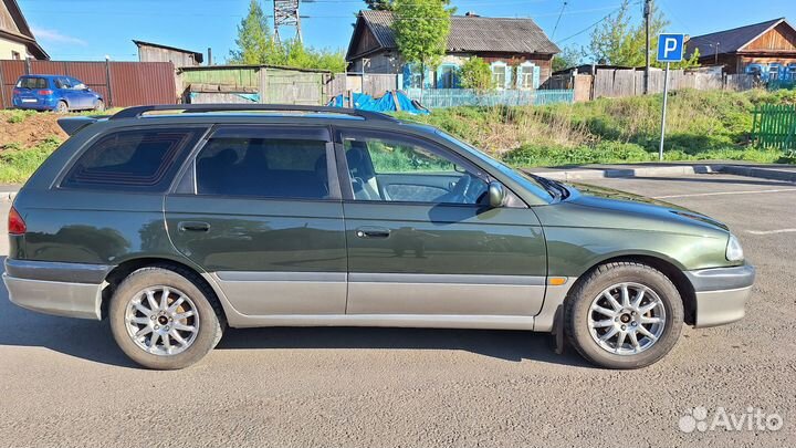 Toyota Caldina 2.0 AT, 1999, 300 000 км