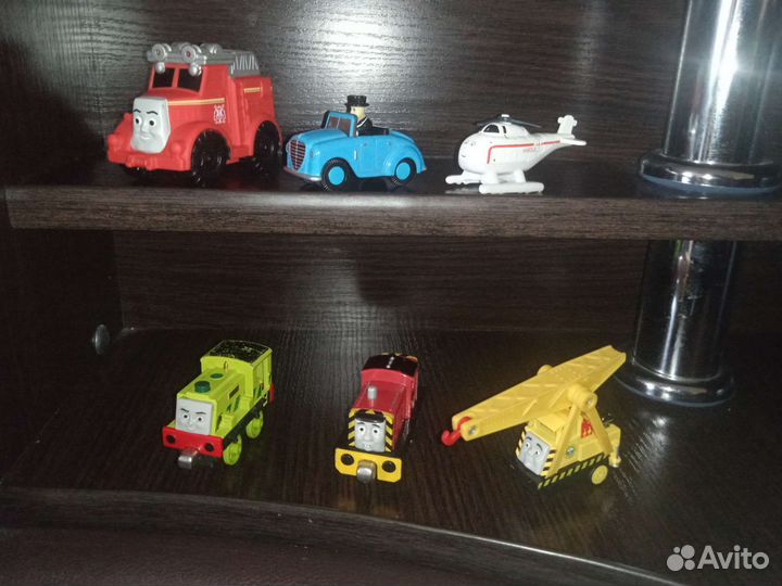 Игрушки паровозики Томас