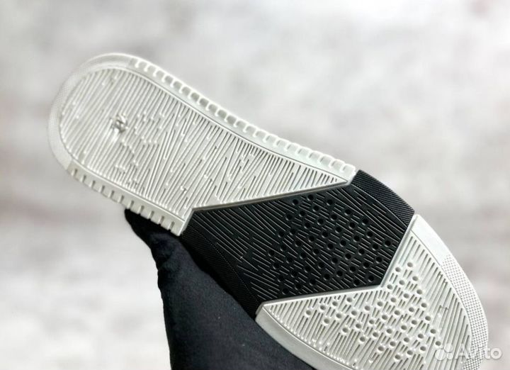 Кроссовки Boss современные