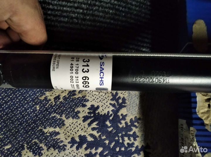 Продам новые амортизаторы сакс 2 штуки цена за оба