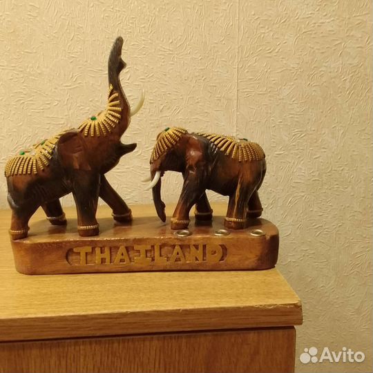 Слон,из дерева