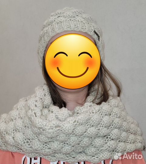 Шапка и снуд guess