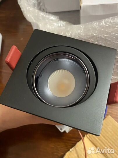 Светильник встраиваемый регулируемый угловой