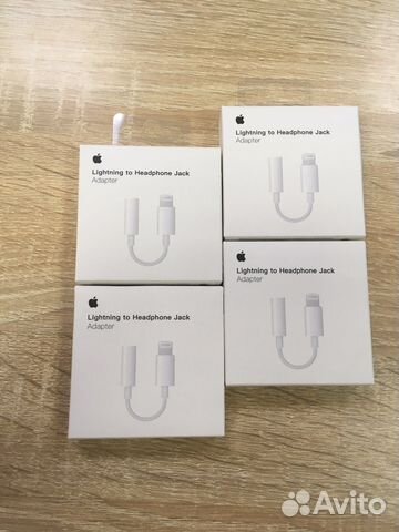 Адаптер Lightning to Headphone Jack