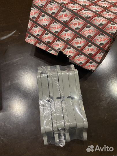 Колодки тормозные передние Nissan interstat