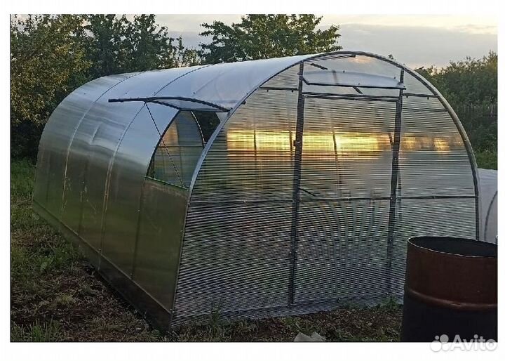 Теплицы из поликарбоната в наличии