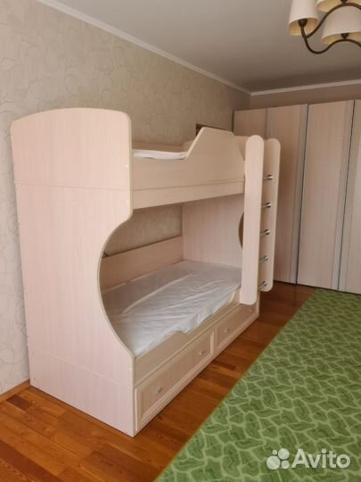 Детская 2х-этажная кровать с матрацами