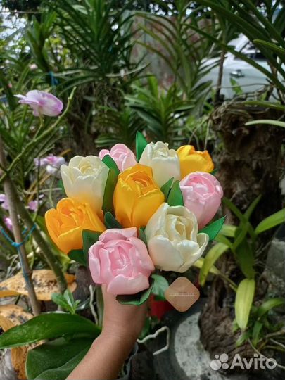 Букет из бабочек, сухофруктов, атласной ленты и тд