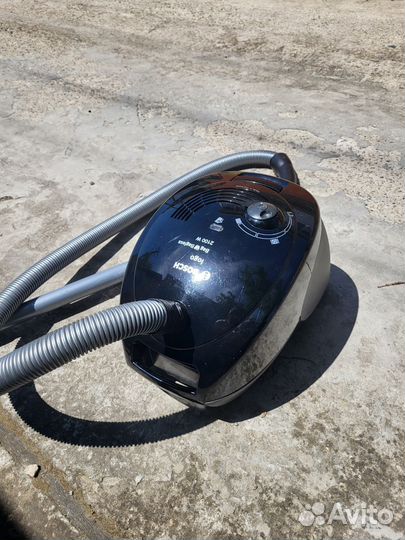 Пылесос Bosch 2100w