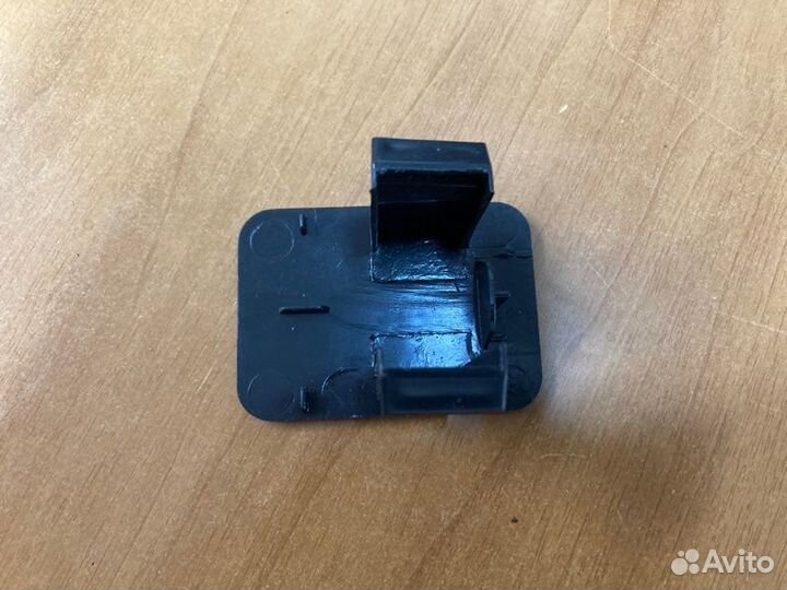 Заглушка бампера квадратная (под фарой) передняя